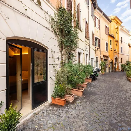 Trastevere Urbes Collection Roma